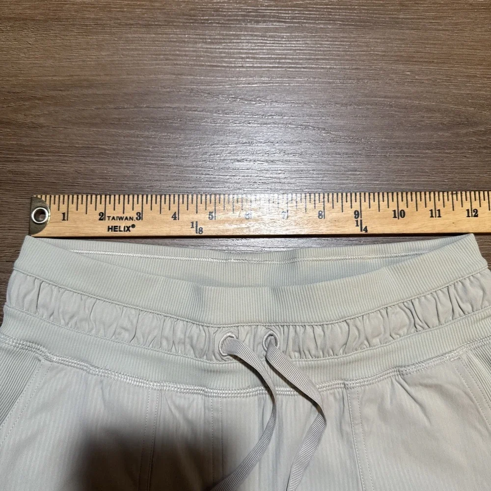LULULEMON Dance Pant Studio Mid Rise Lined Crop  Size 2  25